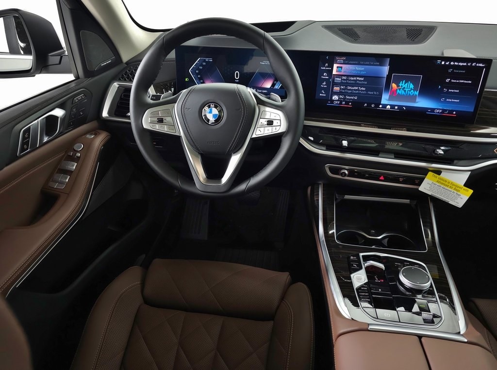 2025 BMW X7 xDrive40i 14