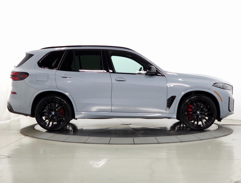 2024 BMW X5 M60i 12