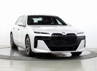 Used 2026 BMW 750e xDrive Sedan for sale near Naperville, Hoffman Estates & Aurora IL