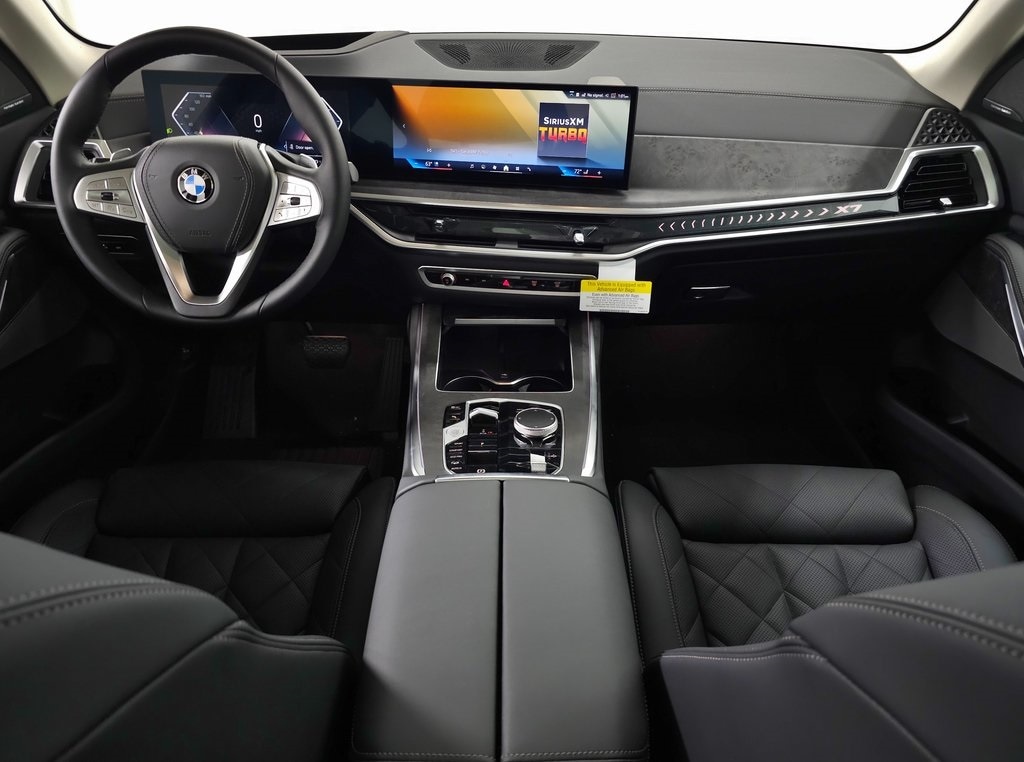2025 BMW X7 xDrive40i 8