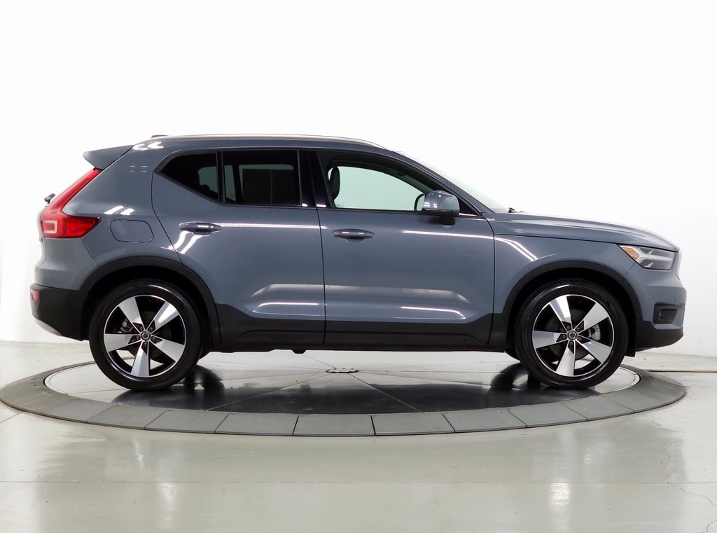 2021 Volvo XC40 Momentum 11