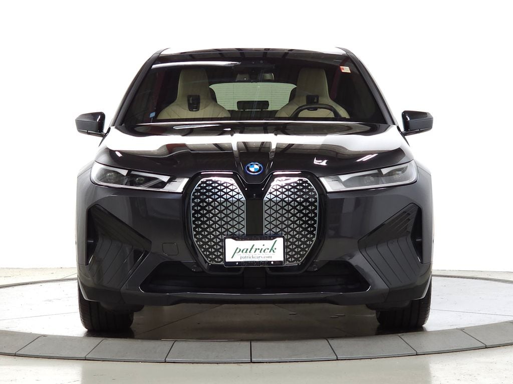 Used 2023 BMW iX Base with VIN WB523CF02PCM78918 for sale in Schaumburg, IL