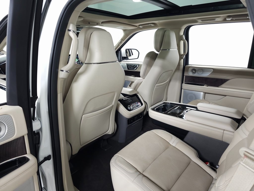 2021 Lincoln Navigator Reserve Luxury Package 38