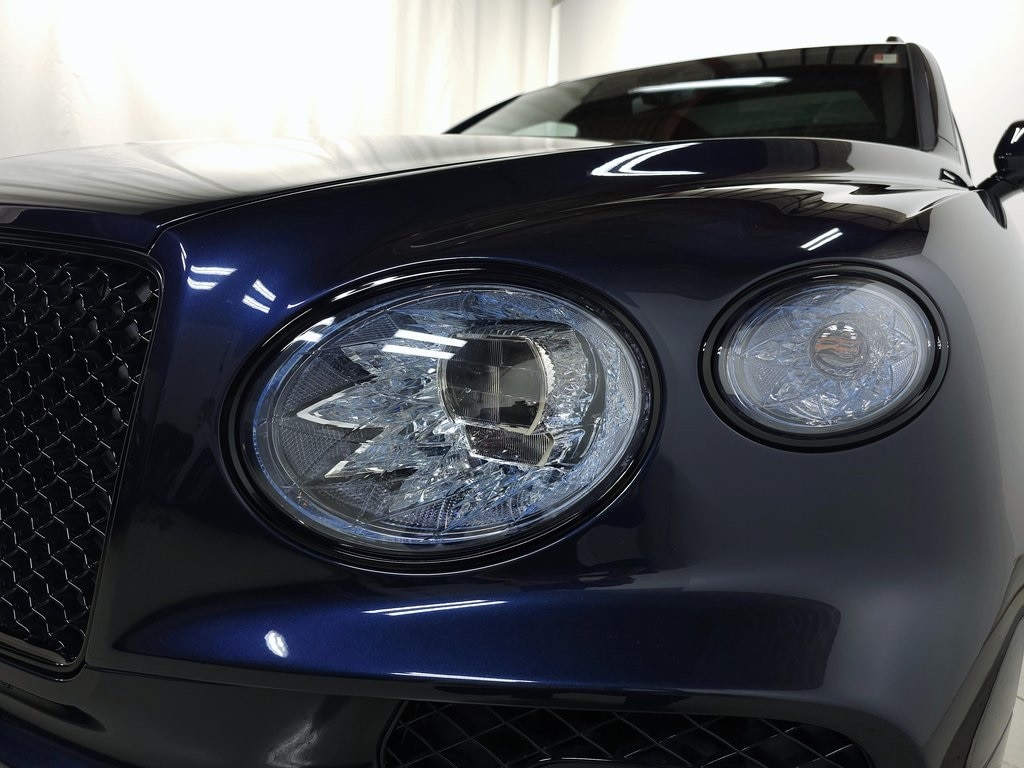 2022 Bentley Bentayga V8 4