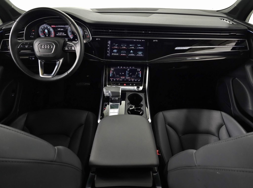 2022 Audi Q7 55 Prestige quattro 12