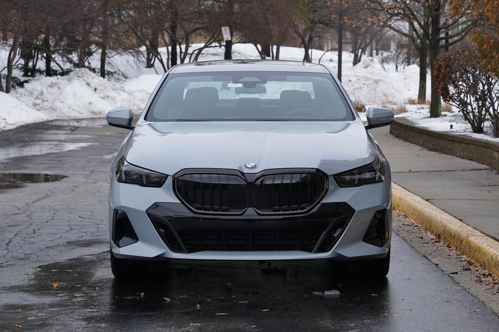 New 2026 BMW 530i xDrive Sedan