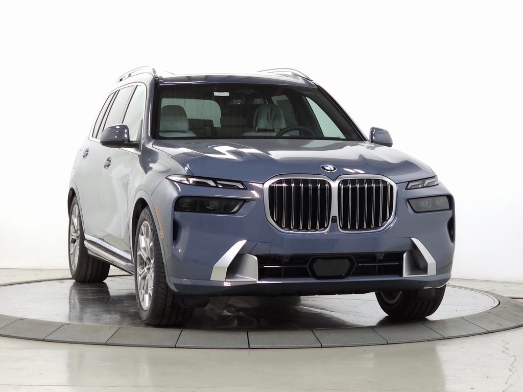 2026 BMW X7 40i's photo