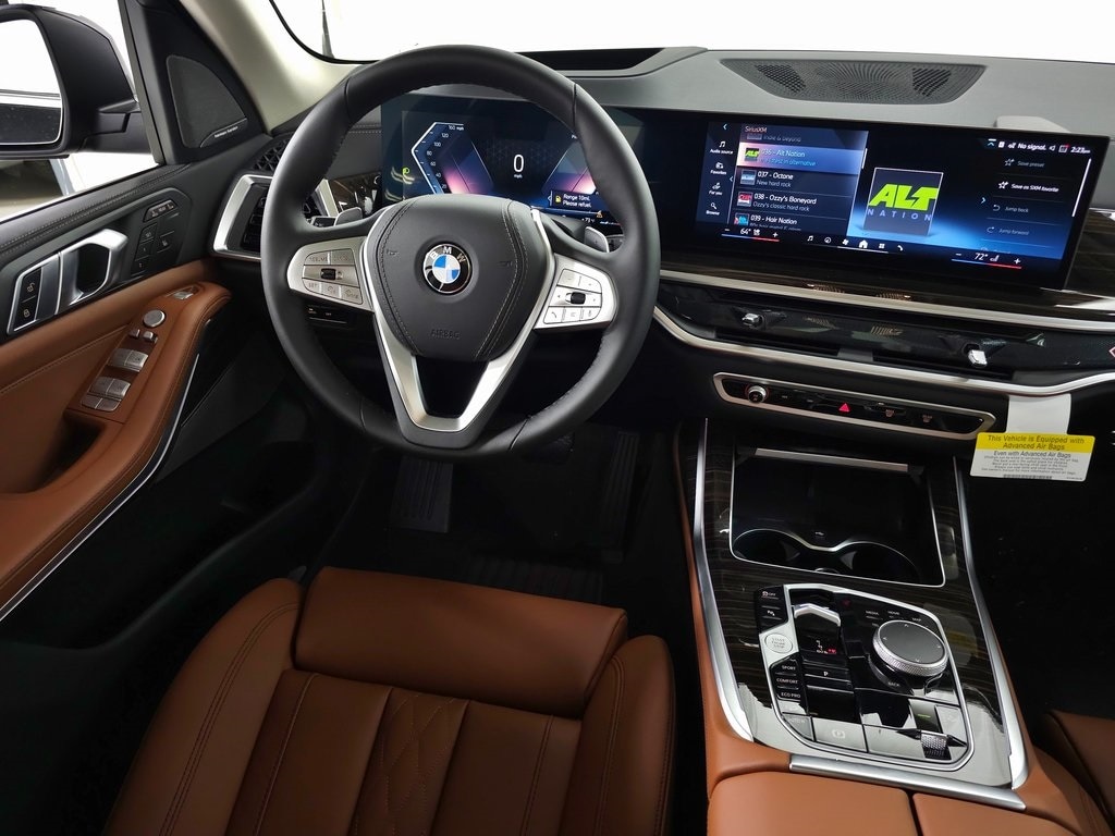 2025 BMW X7 xDrive40i 14