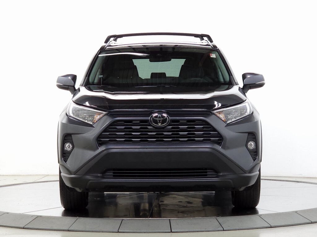 2020 Toyota RAV4 XLE photo 2