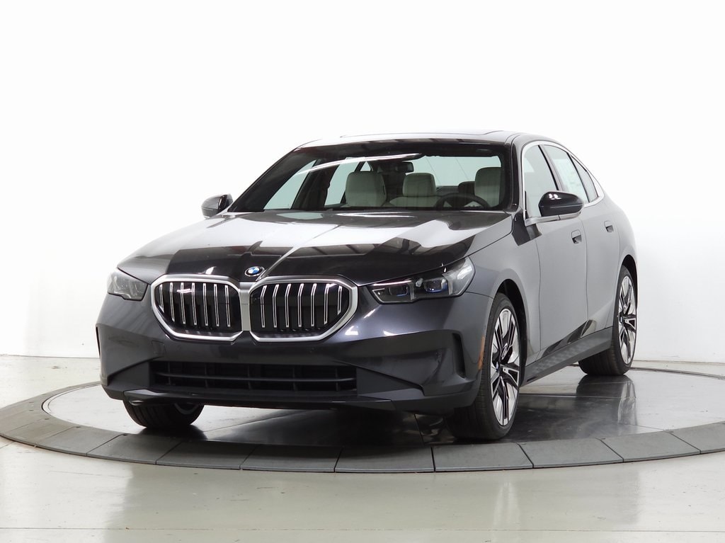 New 2026 BMW 530i xDrive Sedan