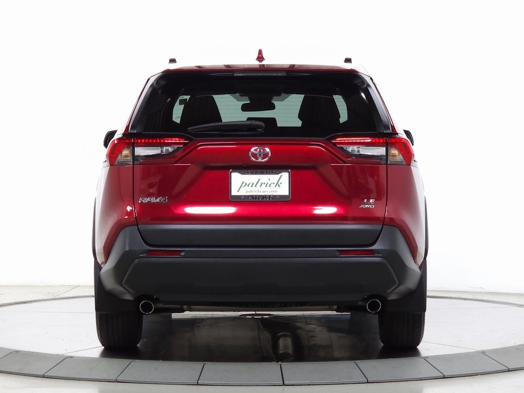 2021 Toyota RAV4 LE 7