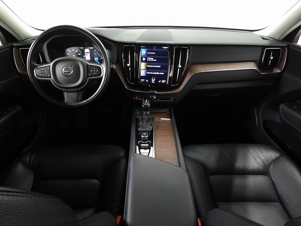 2021 Volvo XC60 T5 Momentum 13