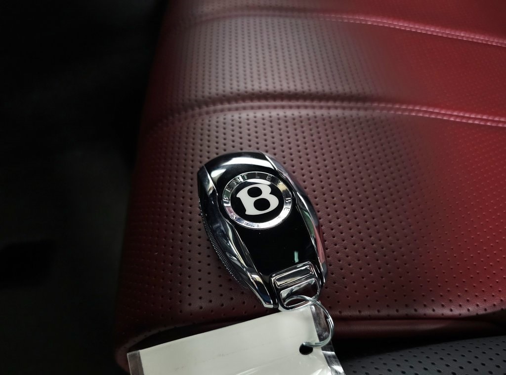2022 Bentley Bentayga V8 71