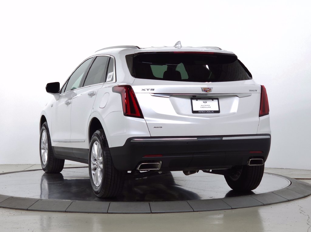 New 2026 CADILLAC XT5 Luxury SUV