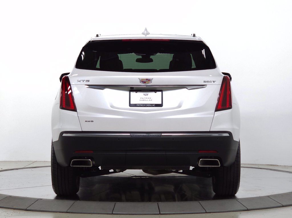 New 2026 CADILLAC XT5 Luxury SUV