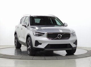 2025 Volvo XC40 B5 Core Bright Theme SUV
