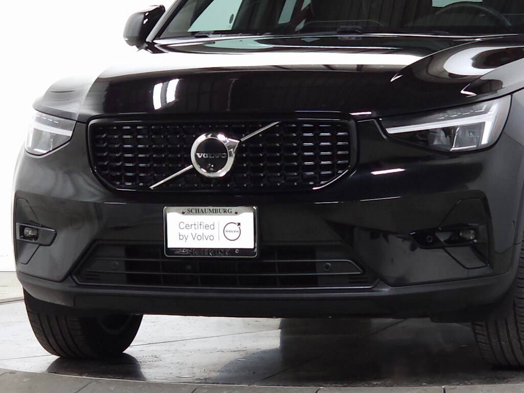 Certified 2025 Volvo XC40 B5 Plus Dark Theme SUV