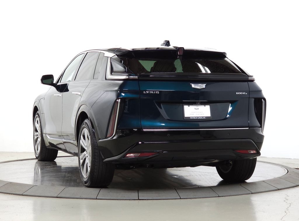 New 2024 CADILLAC LYRIQ Tech SUV
