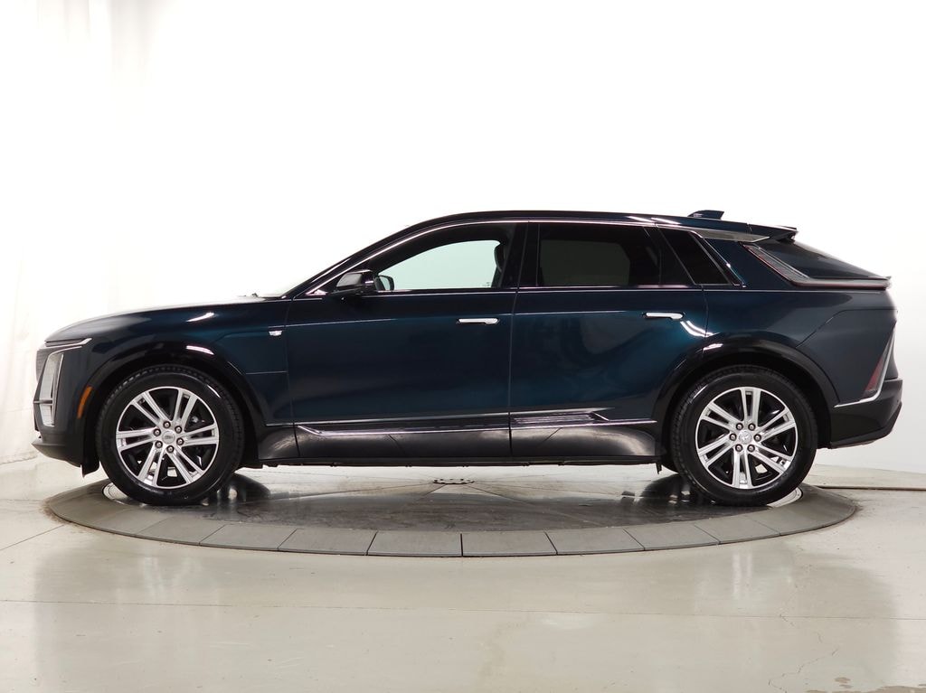New 2024 CADILLAC LYRIQ Tech SUV
