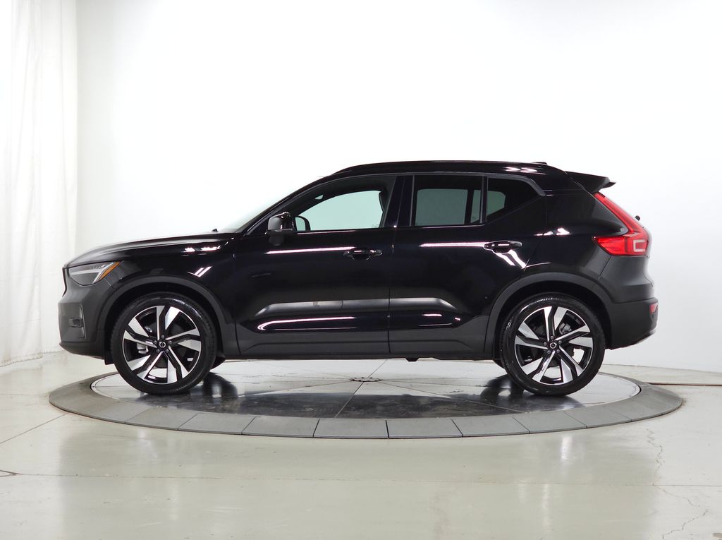 Certified 2023 Volvo XC40 B5 AWD Plus Dark SUV