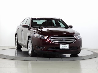 Used 2018 Ford Taurus SEL Sedan for sale near Chicago, Illinois