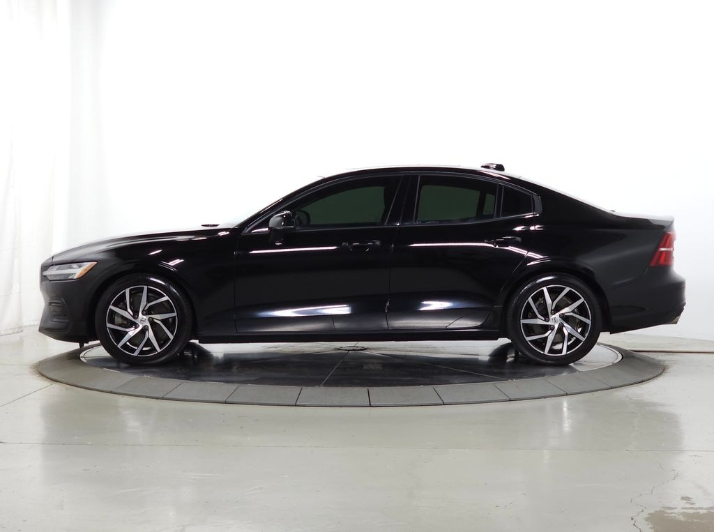 Used 2019 Volvo S60 T6 Momentum Sedan