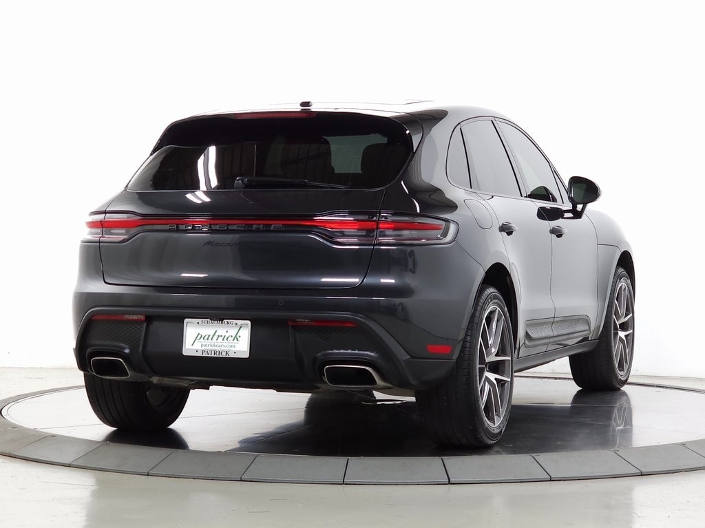 2022 Porsche Macan Base 12