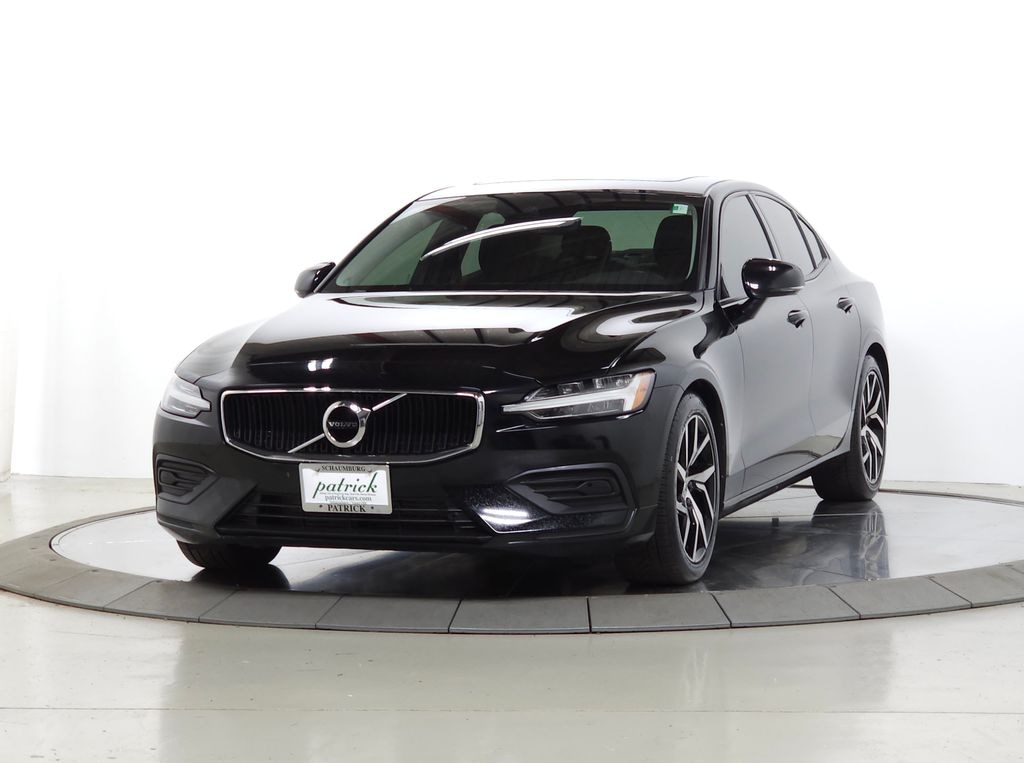 Used 2019 Volvo S60 T6 Momentum Sedan