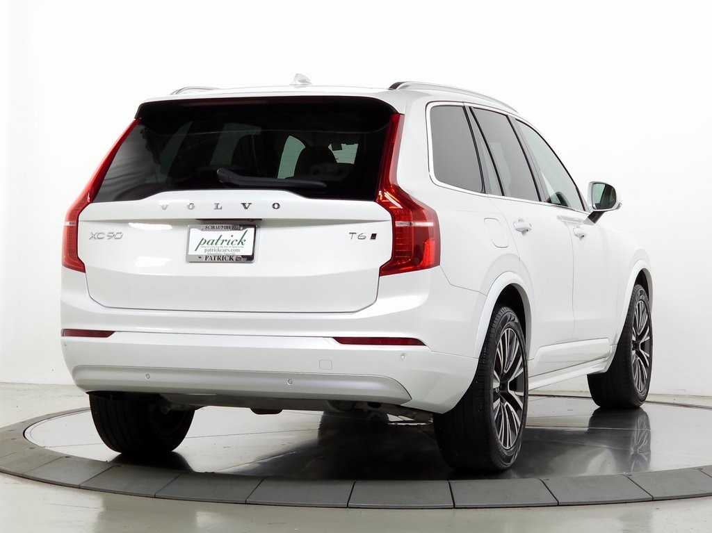 2022 Volvo XC90 T6 Momentum 12