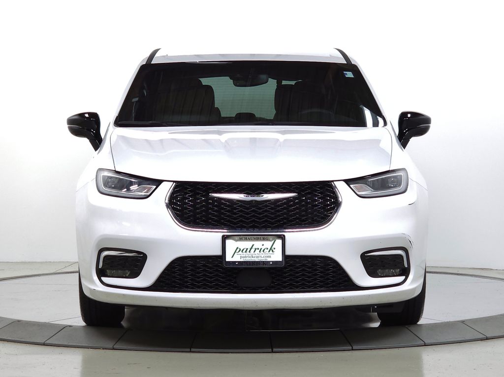 Used 2025 Chrysler Pacifica Select Van Passenger Van