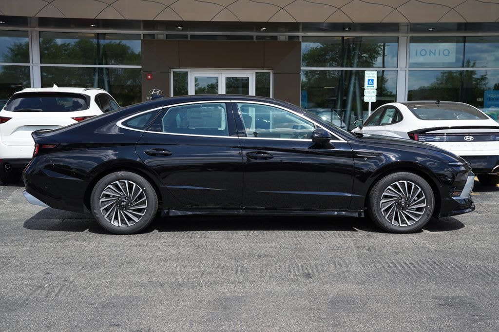New 2026 Hyundai Sonata Hybrid Limited Sedan