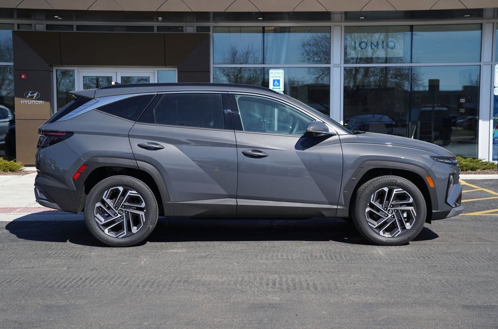 New 2026 Hyundai Tucson Hybrid Limited SUV
