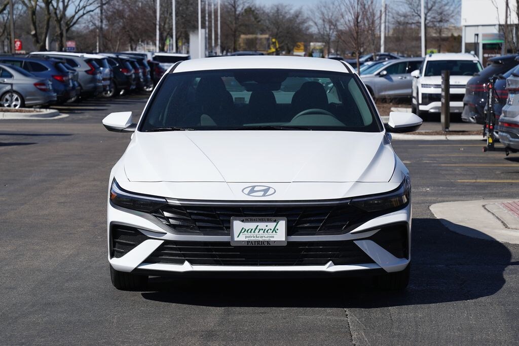 New 2026 Hyundai Elantra SE Sedan