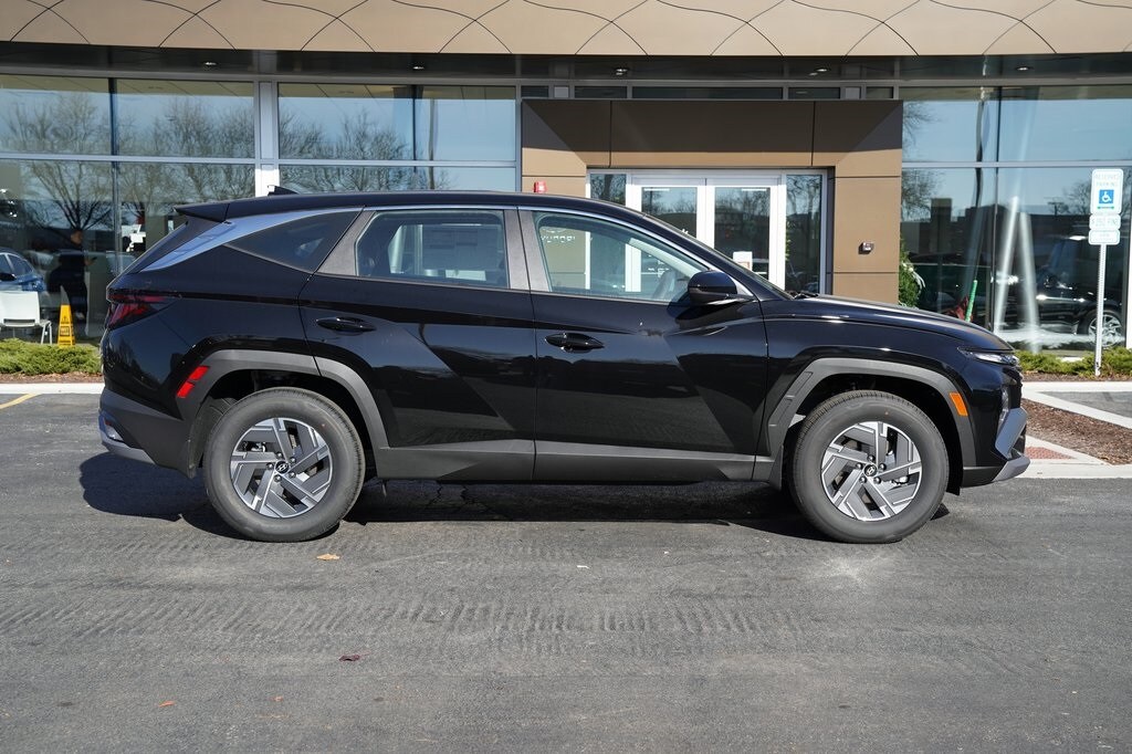 New 2026 Hyundai Tucson Hybrid Blue SE SUV