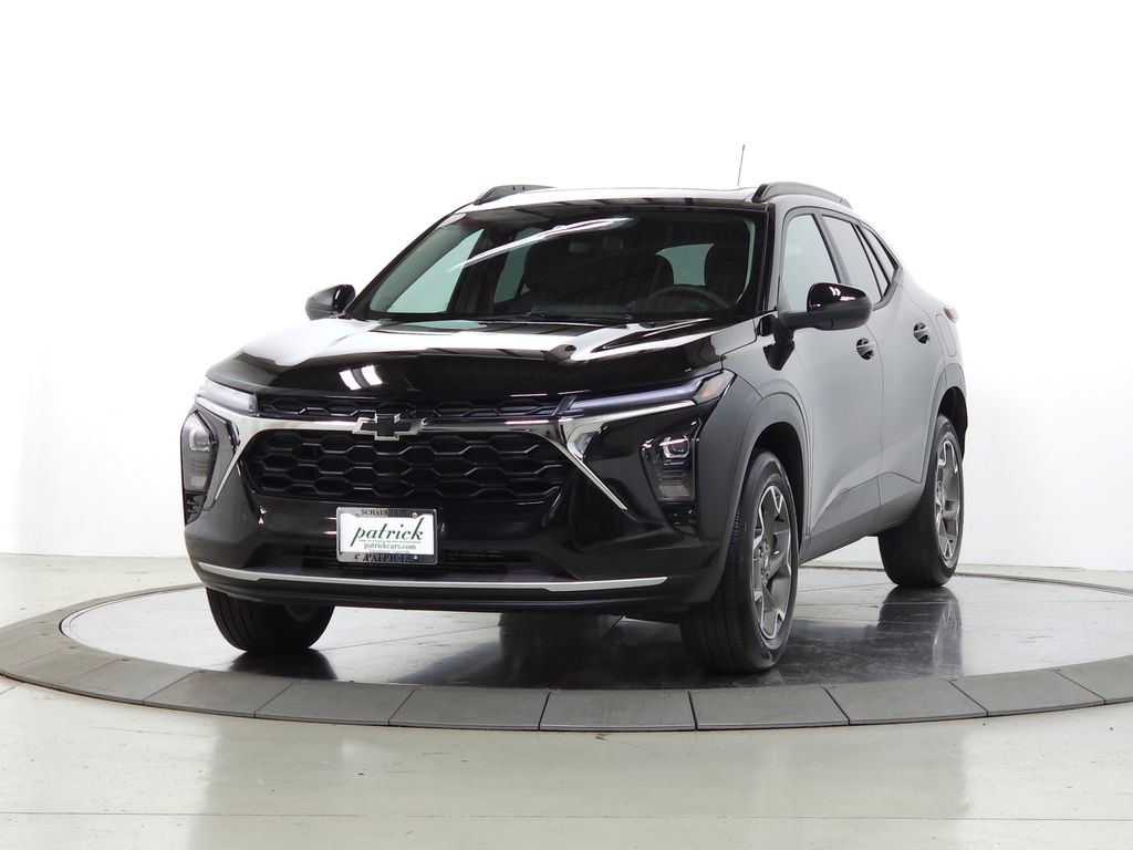Used 2025 Chevrolet Trax LT Blackout Package SUV