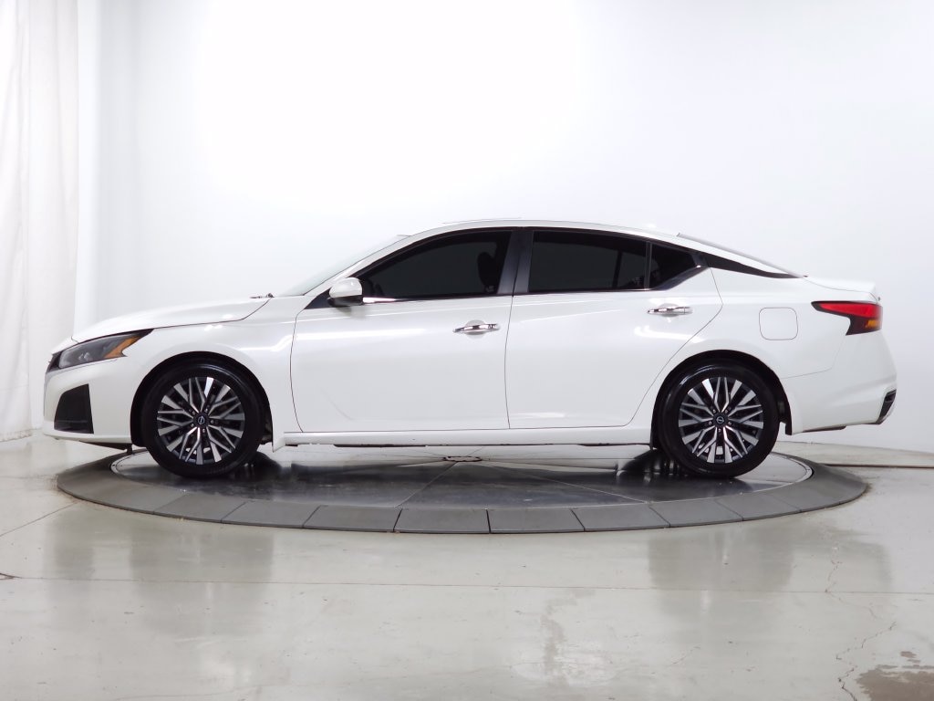 Used 2023 Nissan Altima 2.5 SV Sedan