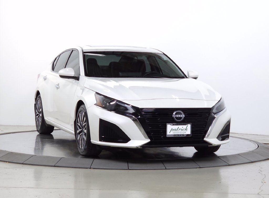 Used 2023 Nissan Altima 2.5 SV Sedan