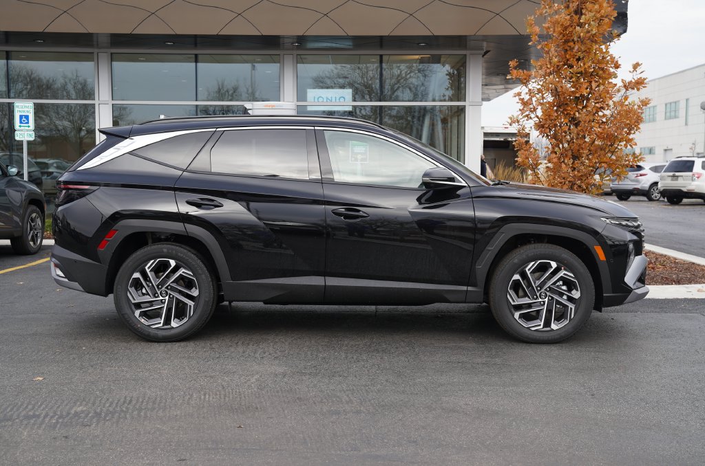 New 2026 Hyundai Tucson Hybrid Limited SUV