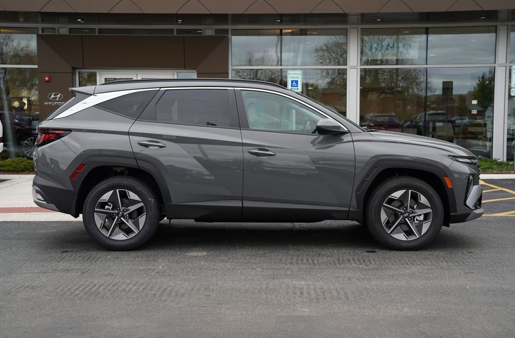 New 2026 Hyundai Tucson SE SUV