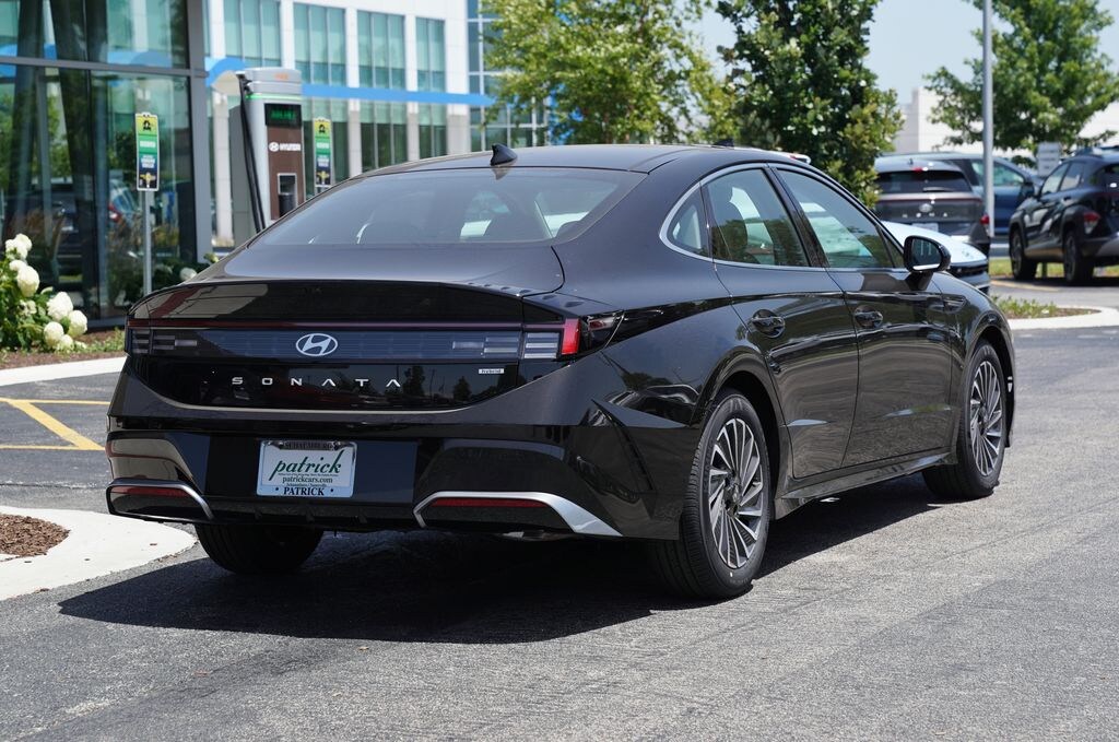 New 2026 Hyundai Sonata Hybrid SEL Sedan