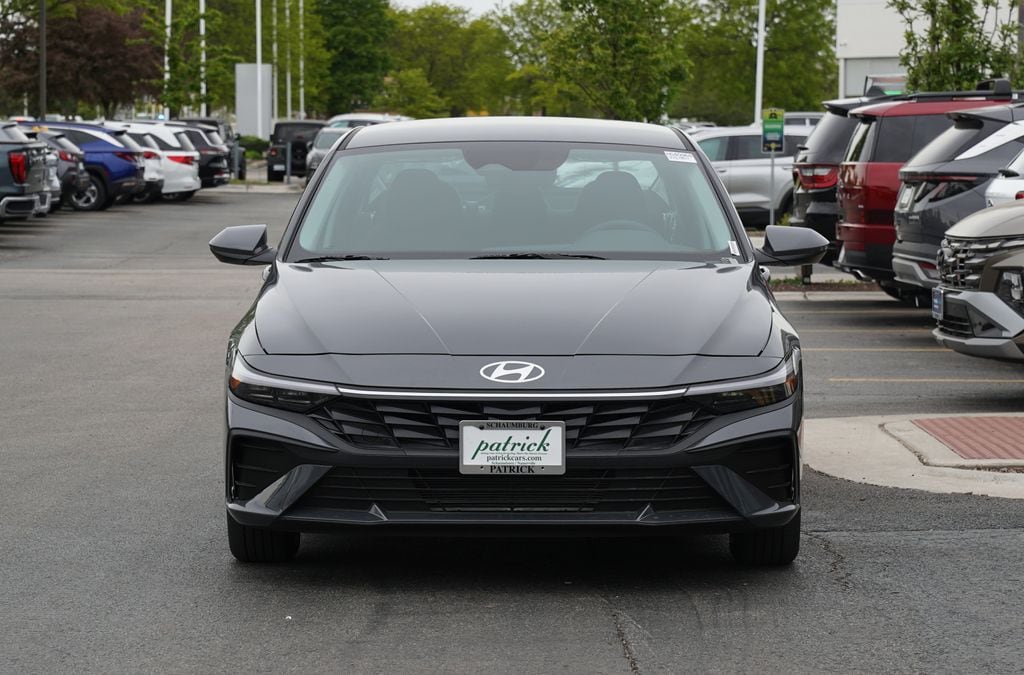 New 2026 Hyundai Elantra SE Sedan