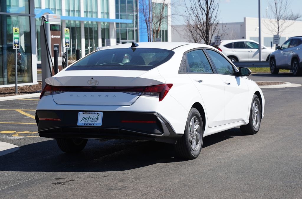 New 2026 Hyundai Elantra SE Sedan