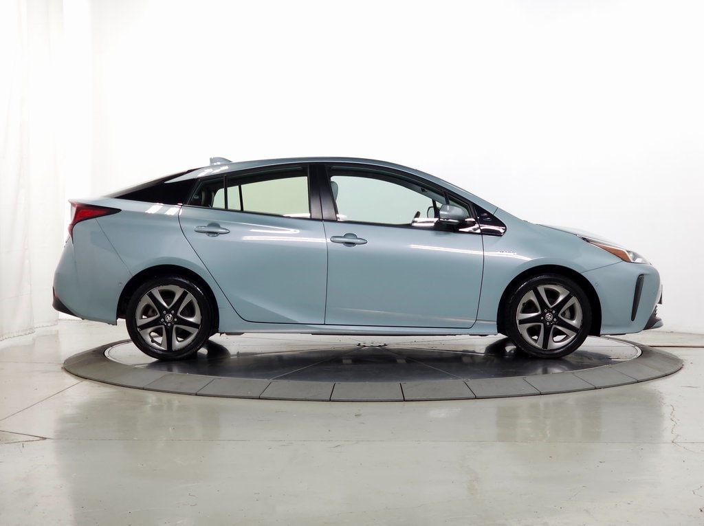 2019 Toyota Prius L 10