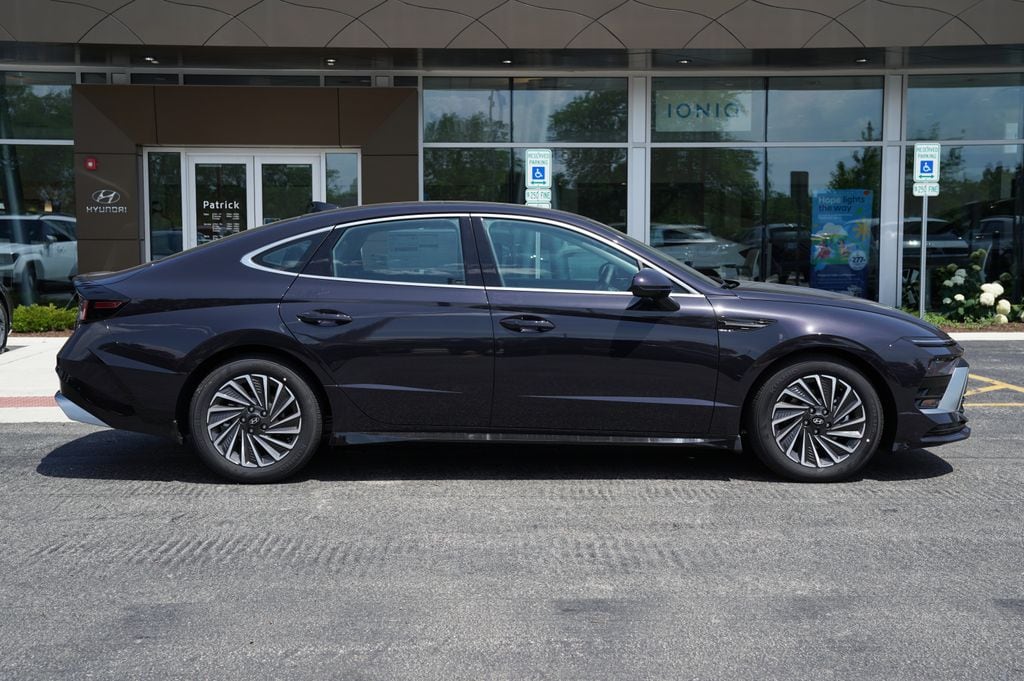 New 2026 Hyundai Sonata Hybrid SEL Sedan