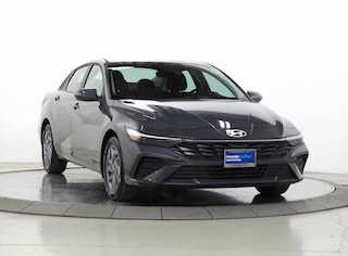 Used 2025 Hyundai Elantra Hybrid Blue Sedan for sale near Naperville, Hoffman Estates & Aurora IL