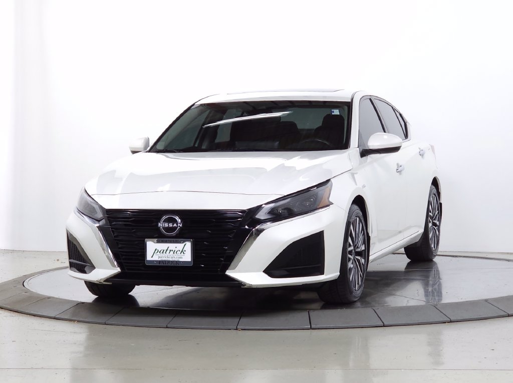 Used 2023 Nissan Altima 2.5 SV Sedan