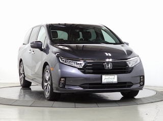 Used 2022 Honda Odyssey Touring Van for sale in Schaumburg IL