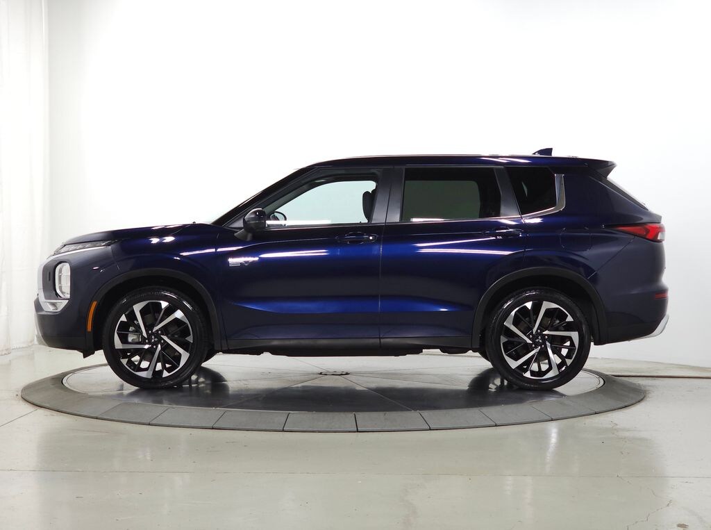 Used 2025 Mitsubishi Outlander PHEV SE SUV