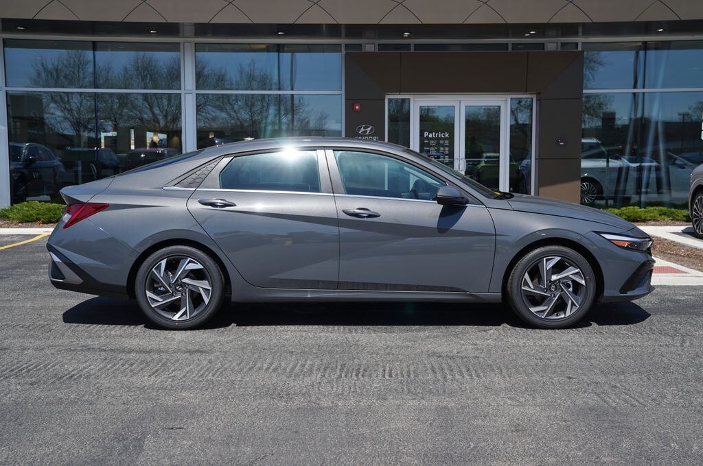 New 2026 Hyundai Elantra Limited Sedan