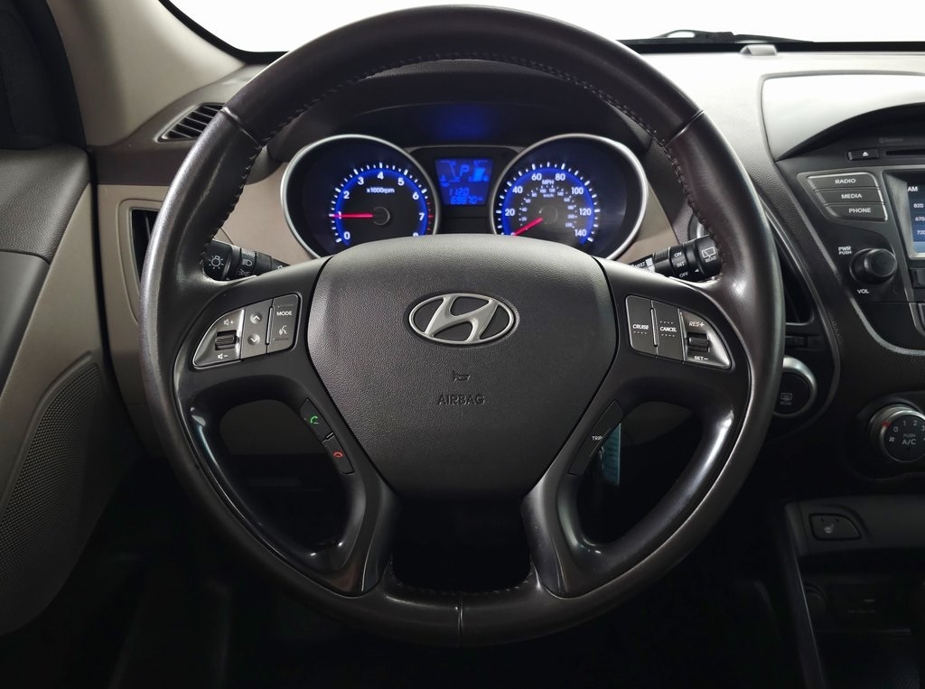 2015 Hyundai Tucson SE 19